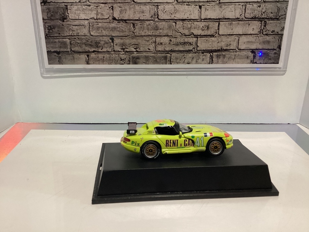 1:43 UNIVERSAL HOBBIES DODGE VIPER RT/10 n41 LE MANS 1994 #41 image