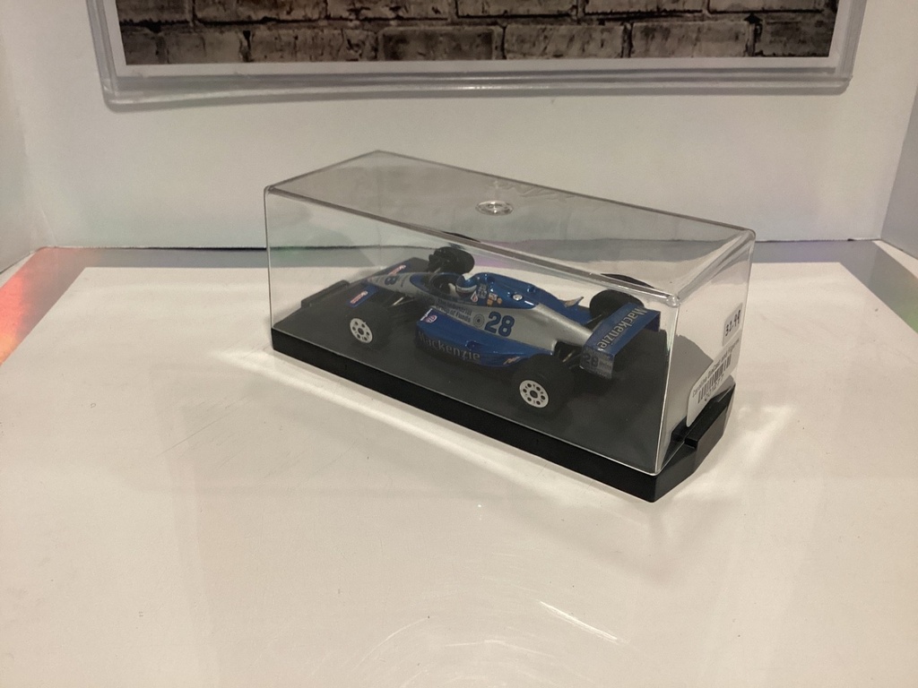 1:43 ONYX F1  Mackenzie #28 image
