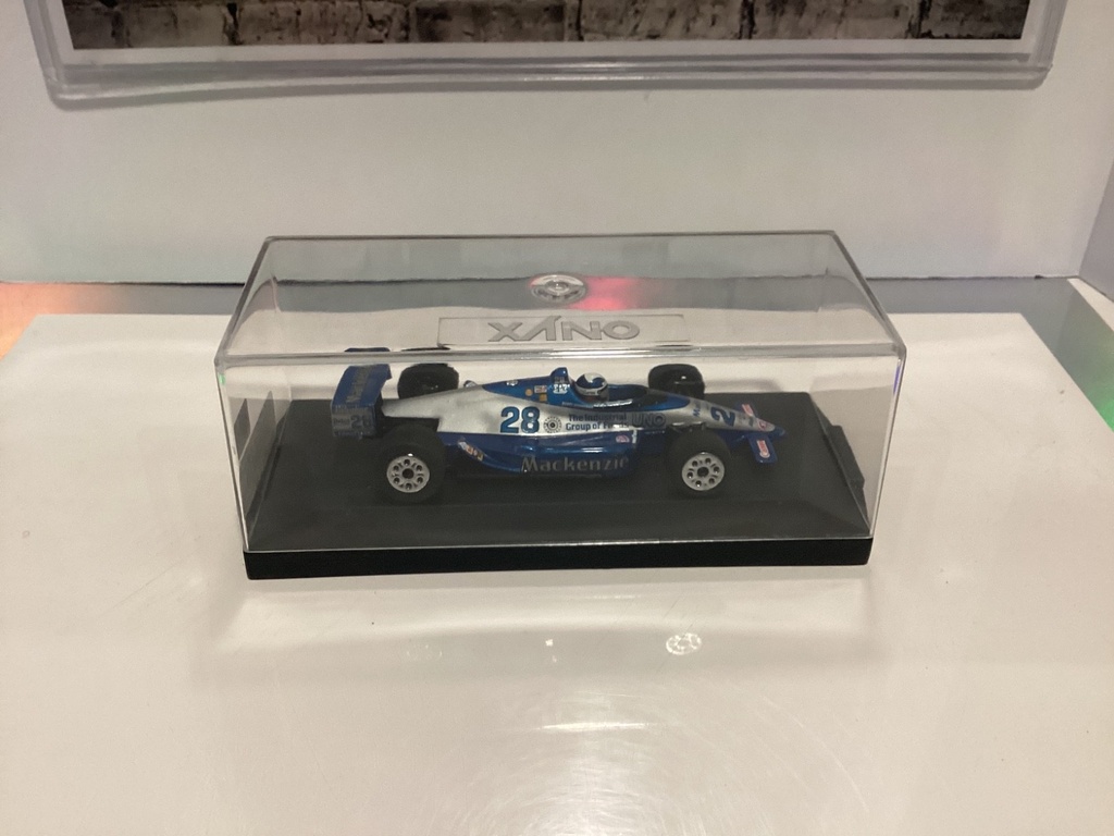 1:43 ONYX F1  Mackenzie #28 image