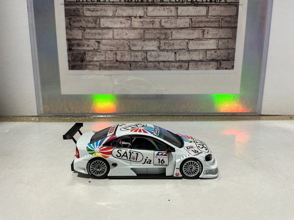 1:43 Minichamps Opel V3 Coupé DTM 2001 #16 image