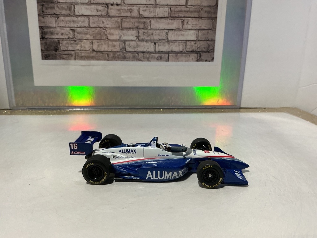 1:43 Minichamps Reynard Indycar #16 Kawneer image