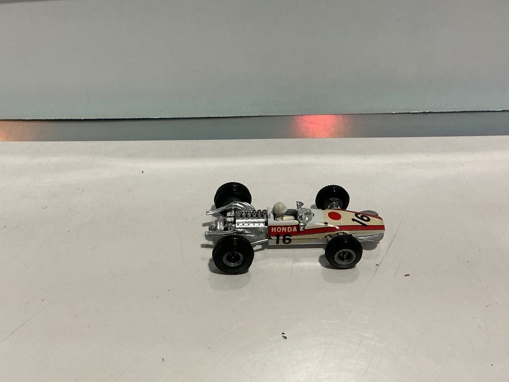 CHAMPION 1:43 MADE IN FRANCE HONDA F1 RA 301 image