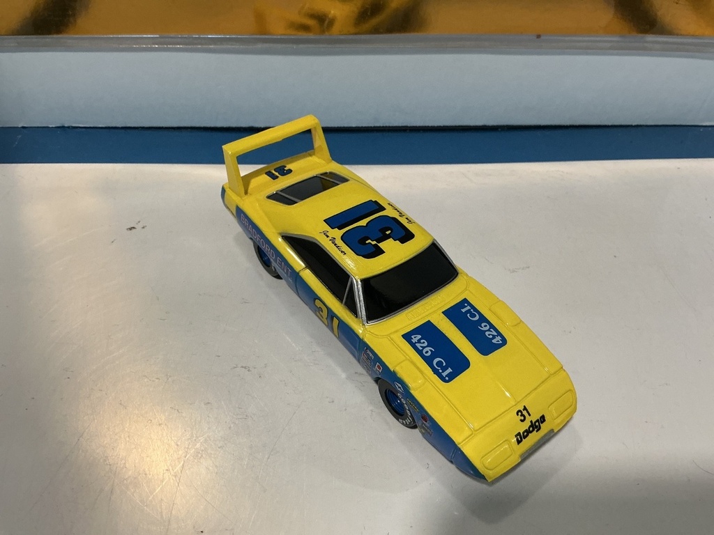 LEGENDS OF RACING 1:43 1969 DODGE DAYTONA image