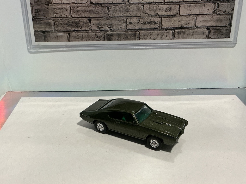 ERTL 1:43 1968 PONTIAC G.T.O. NUMBER 15 IN SERIES image