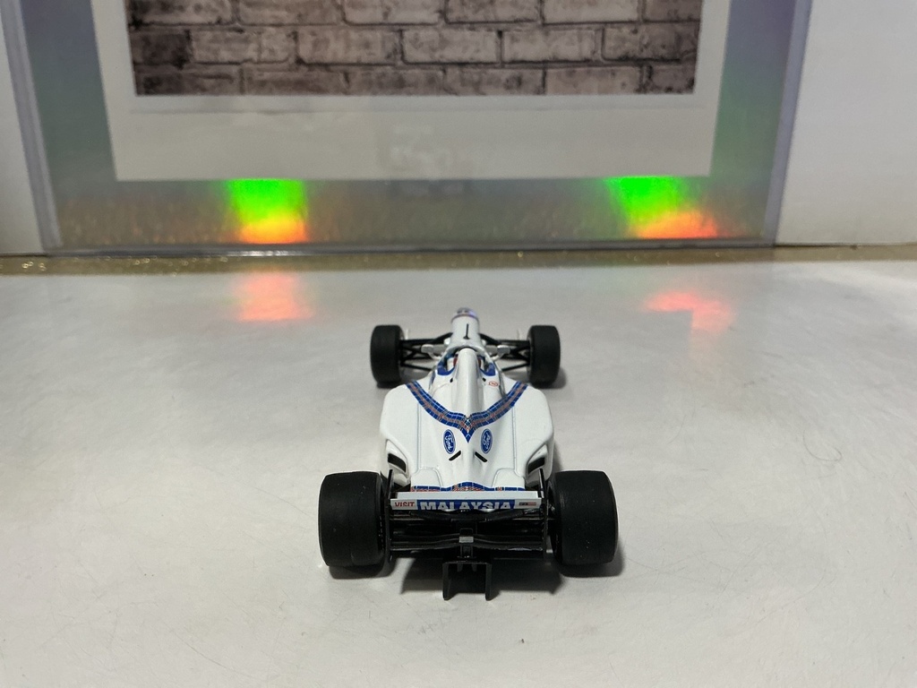 1:43 Minichamps Stewart 1997 Magnussen image
