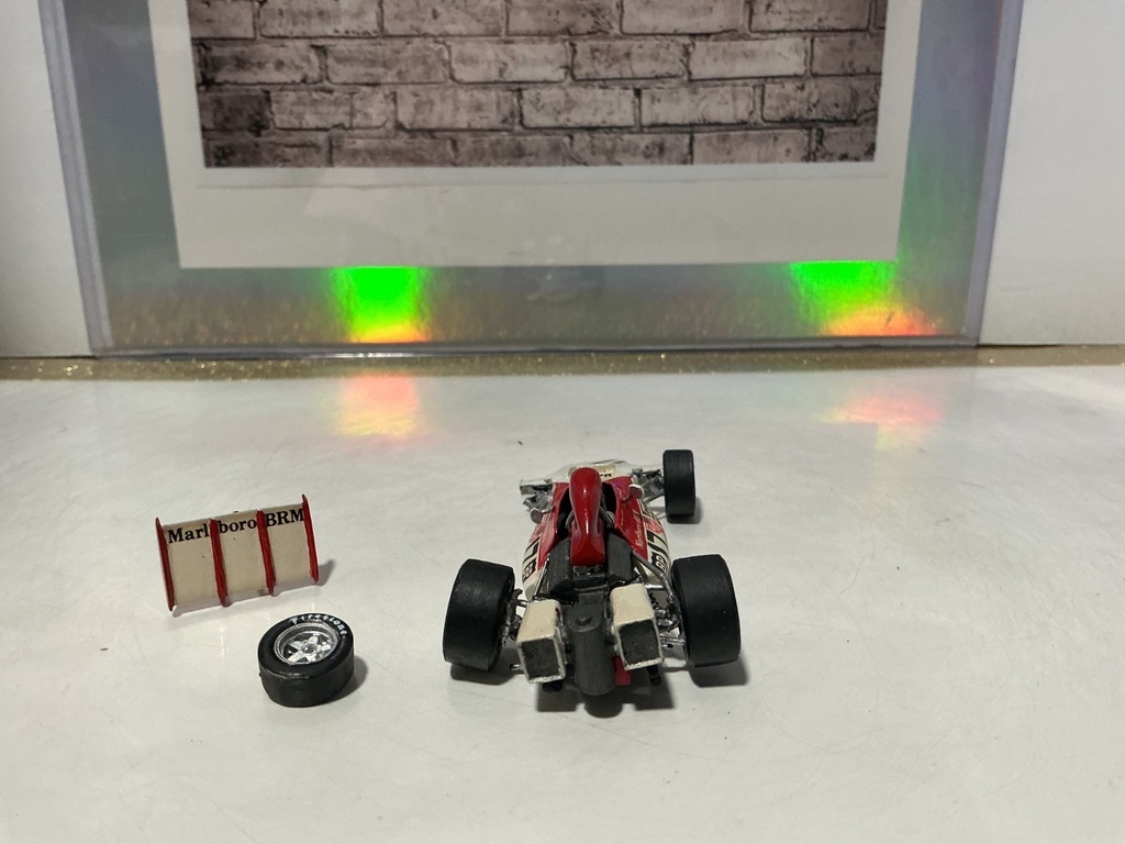 1:43 Marlboro BRM #17 *BROKEN image