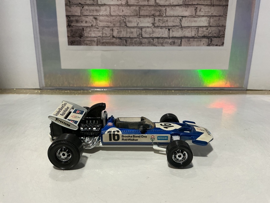 1:43 Corgi Toys Made in Gt. Britain WhizzWheels Surtees T.S.9 F.I. #16 image