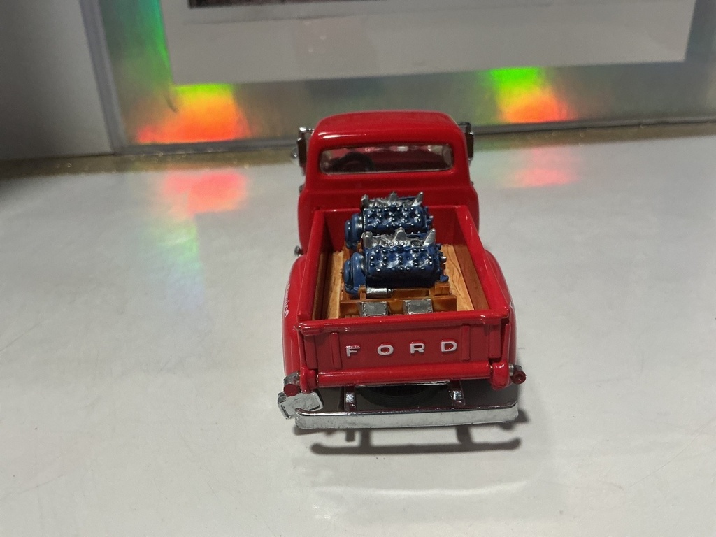1:43 - MATCHBOX - YIS06 -  1953 FORD F-100 image