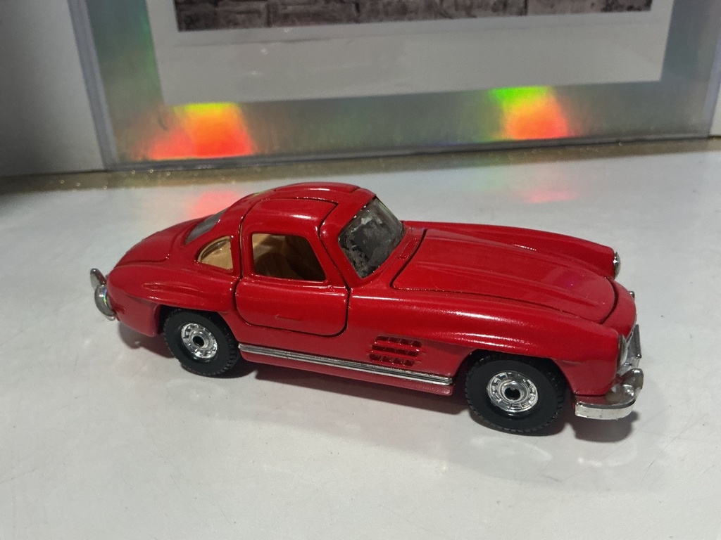 1:43 - CORGI - MERCEDES BENZ 300SL image