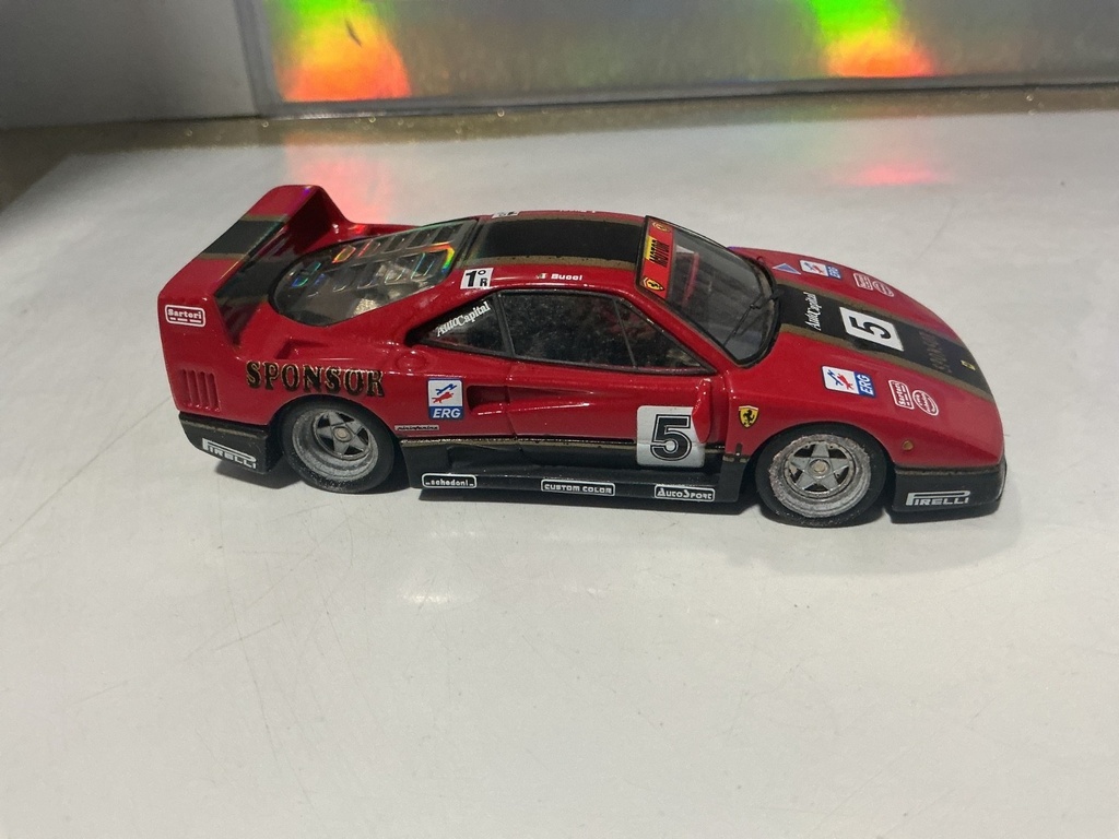 1:43 - FERRARI F40 [UNKNOWN BRAND] [MISSING/BROKEN PIECES] image