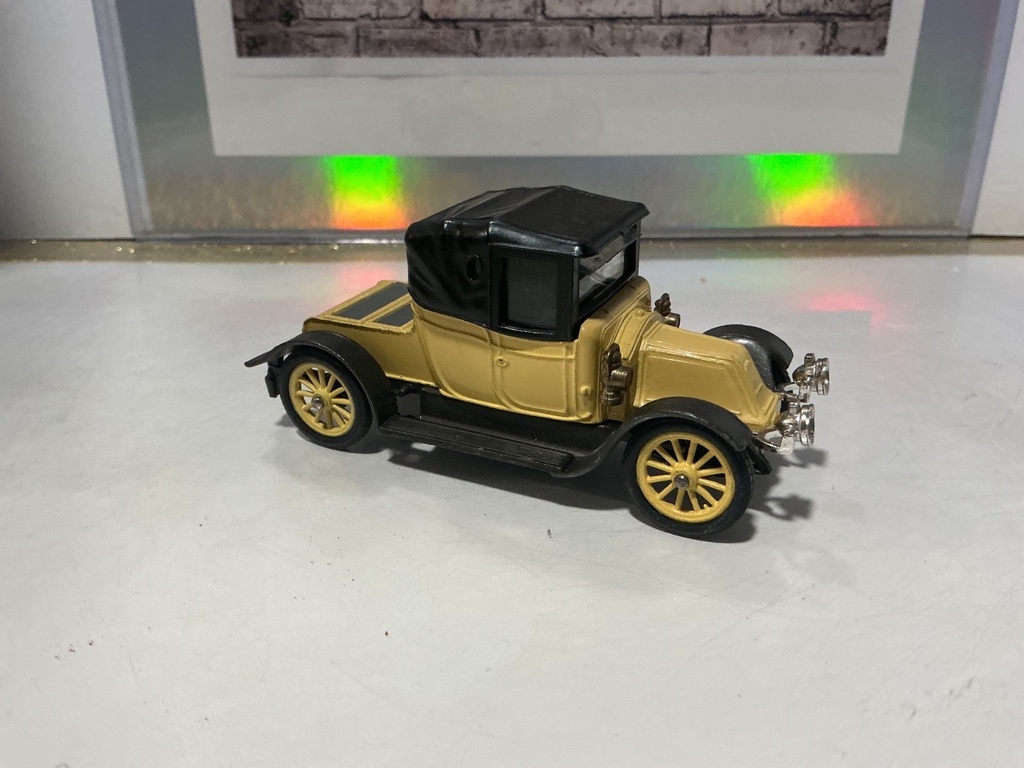 1:43 - CORGI - 1910 RENAULT 12/16 image