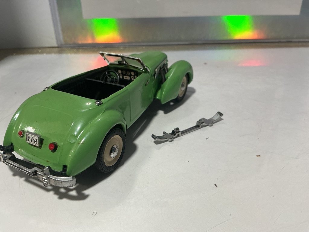 1:43 - DUGU - CORD 1937 N [BROKEN FRONT BUMPER] image