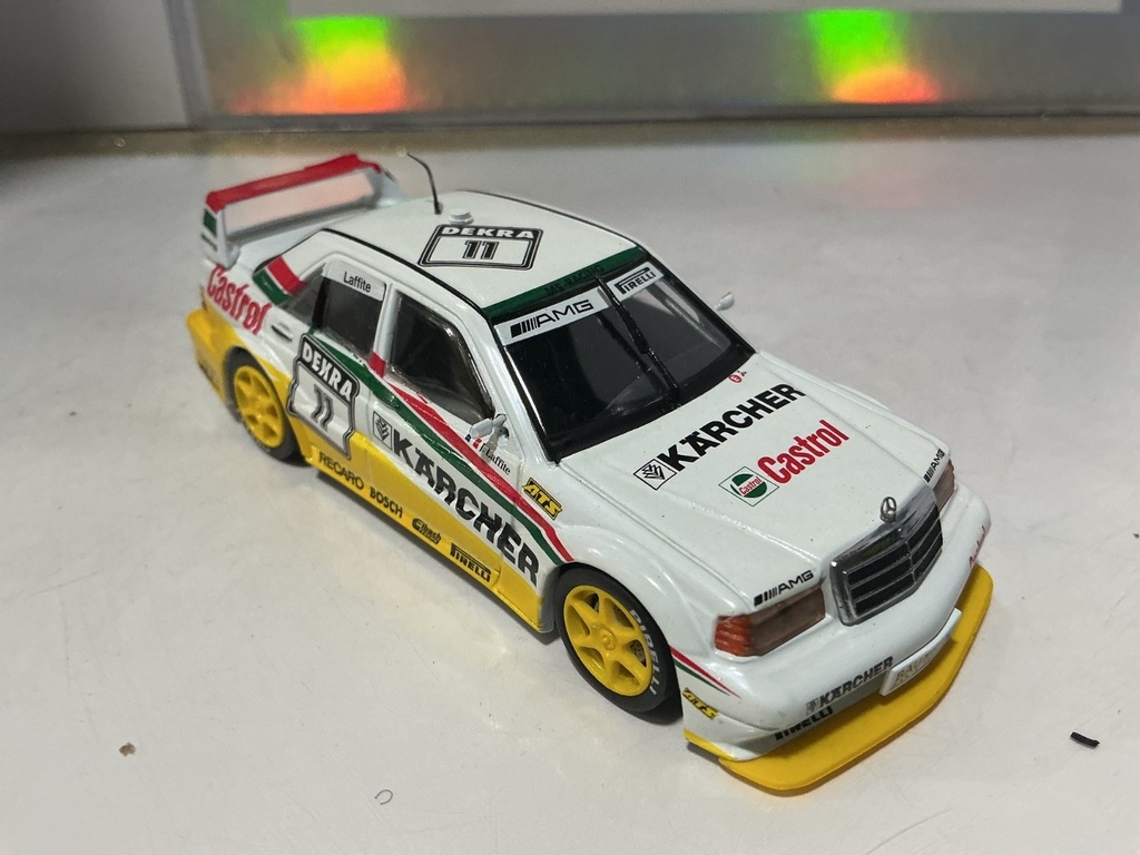 1:43 - MINICHAMPS MERCEDES 190E 2.5 - 16 EVOLUTION NO.2 image