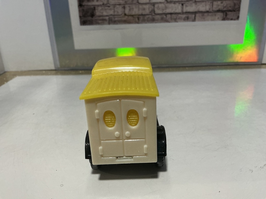 1/43 Ford Model T Ambulance - Vintage Readers Digest image