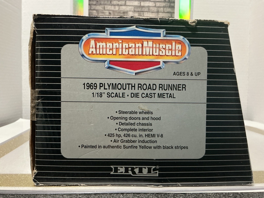 1:18 ERTL 1969 PLYMOUTH ROAD RUNNER AMERICAN MUSCLE YELLOW ON BLACK image