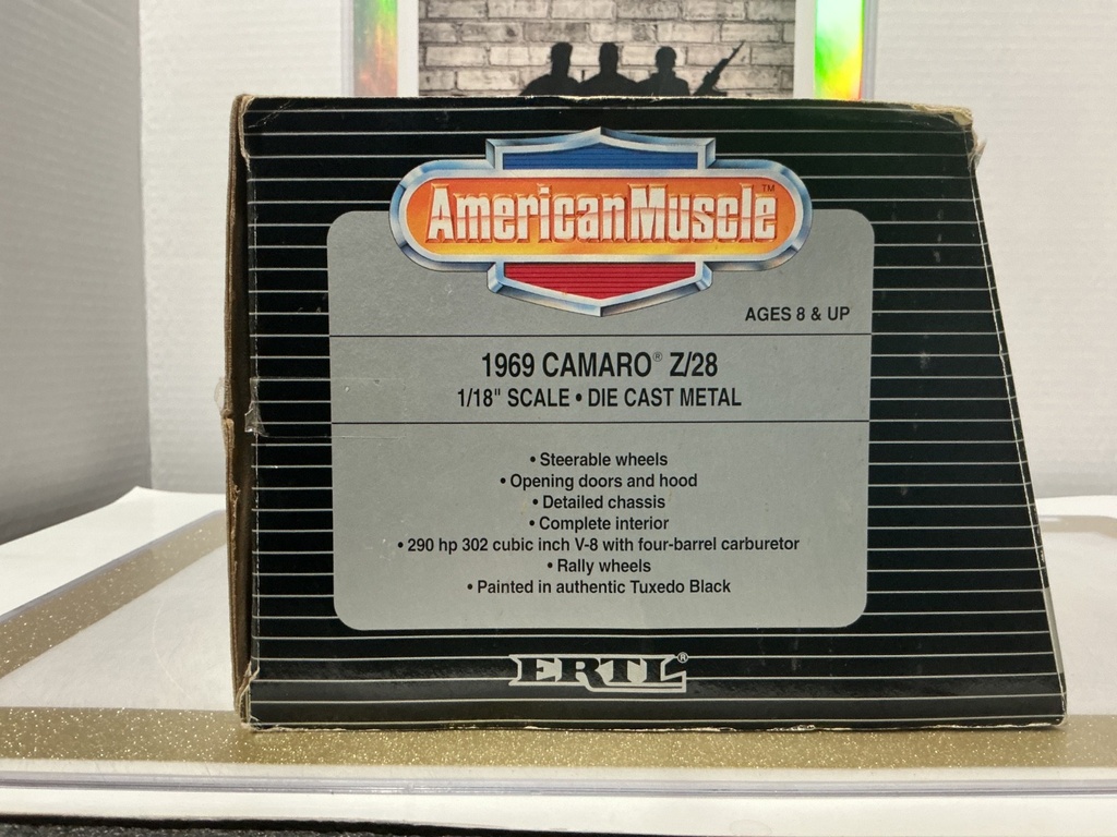 1:18 ERTL 1969 CAMARO Z/28 YELLOW ON BLACK image