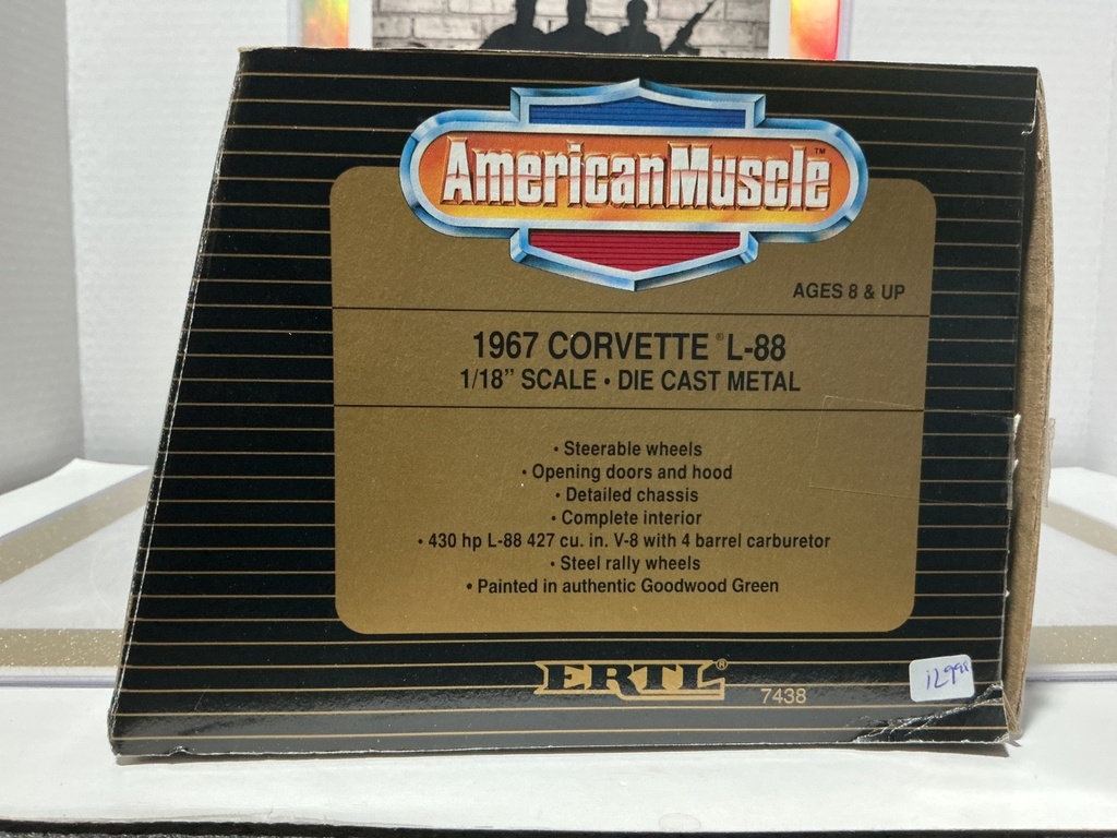 1:18 ERTL CORVETTE FEVER SPECIAL EDITION SERIES #3 1967 CORVETTE L-88 MOTO GEAR image