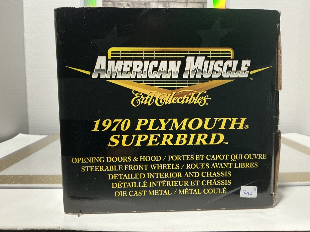 1:18 ERTL HOBBY EDITION 1 OF 5,000 1970 PLYMOUTH SUPERBIRD WHITE ON BLACK image