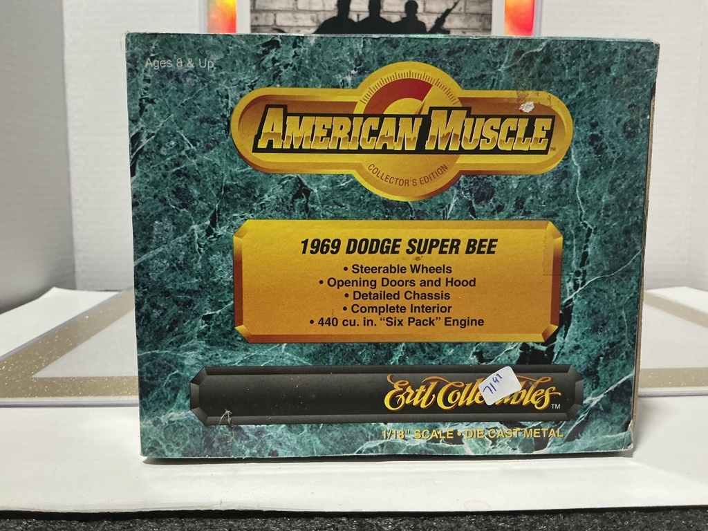 1:18 ERTL 1969 DODGE SUPER BEE BLUE ON WHITE image