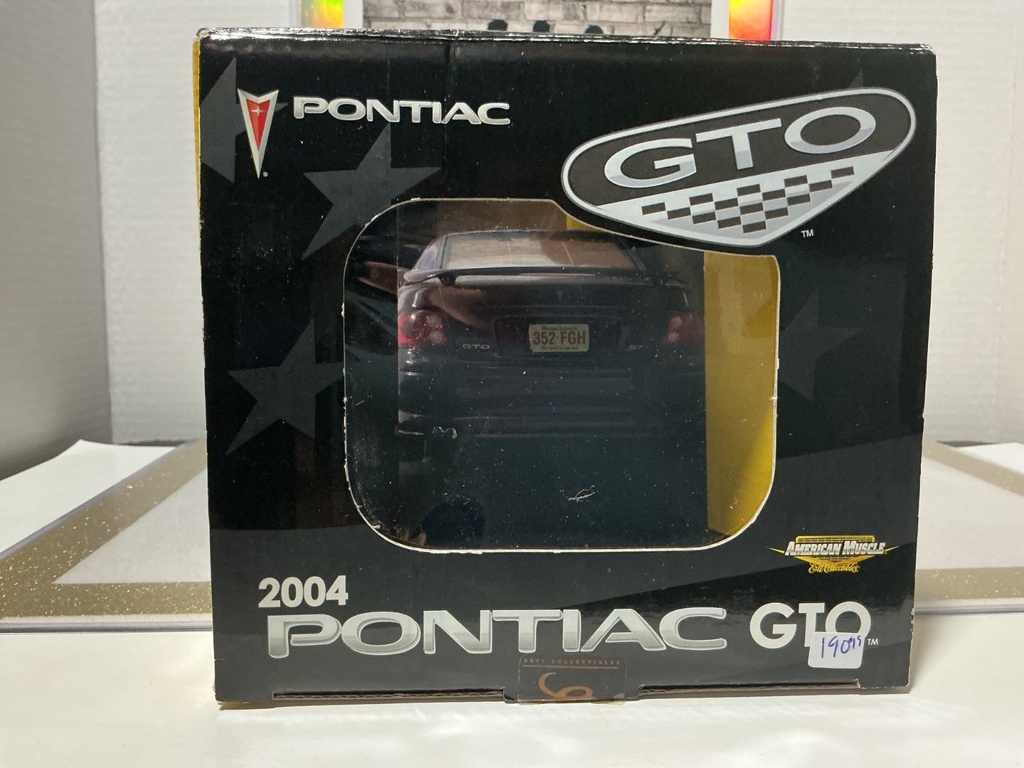 1:18 ERTL COLLECTION EDITION 2004 PONTIAC GTO image