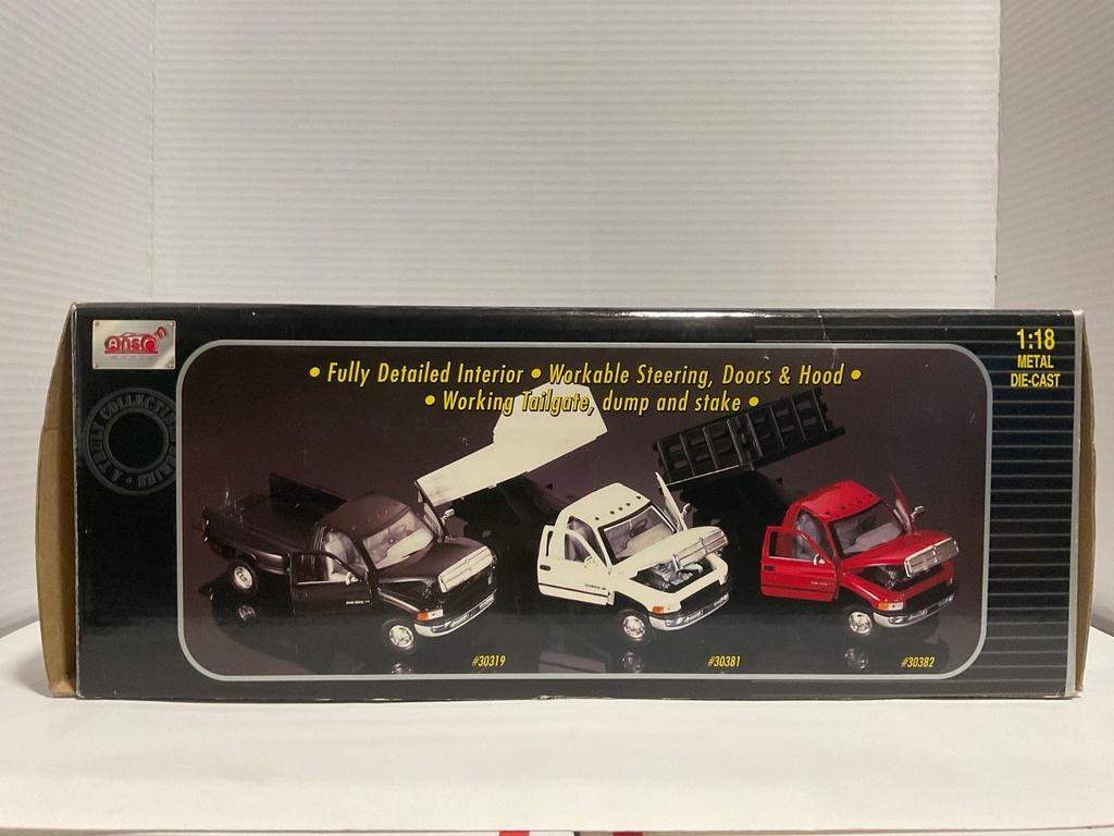 1:18 ANSON DODGE RAM 3500 RED/BLACK ON GREY image