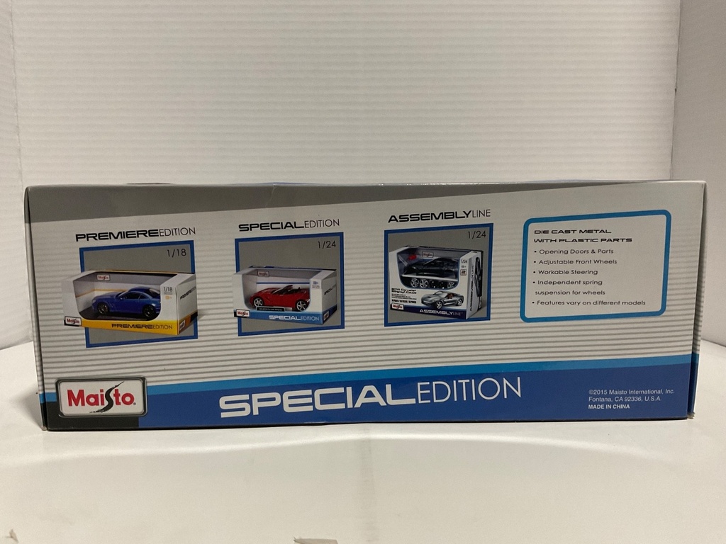 1:18 MAISTO 2005 CHEVROLET CORVETTE COUPE BLUE ON BLACK image