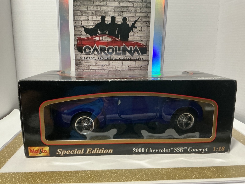 1:18 SPECIAL EDITION 2000 CHEVROLET SSR CONCEPT BLUE ON SILVER image