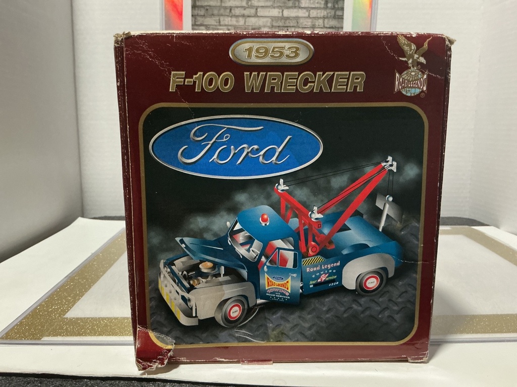 1:18 ROAD LEGENDS FORD F-100 1953 WRECKER TOWING AND ROAD SERVICES image