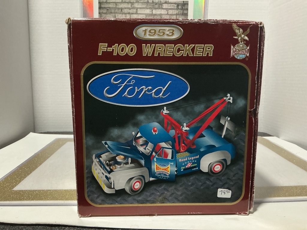 1:18 ROAD LEGENDS FORD F-100 1953 WRECKER TOWING AND ROAD SERVICES image