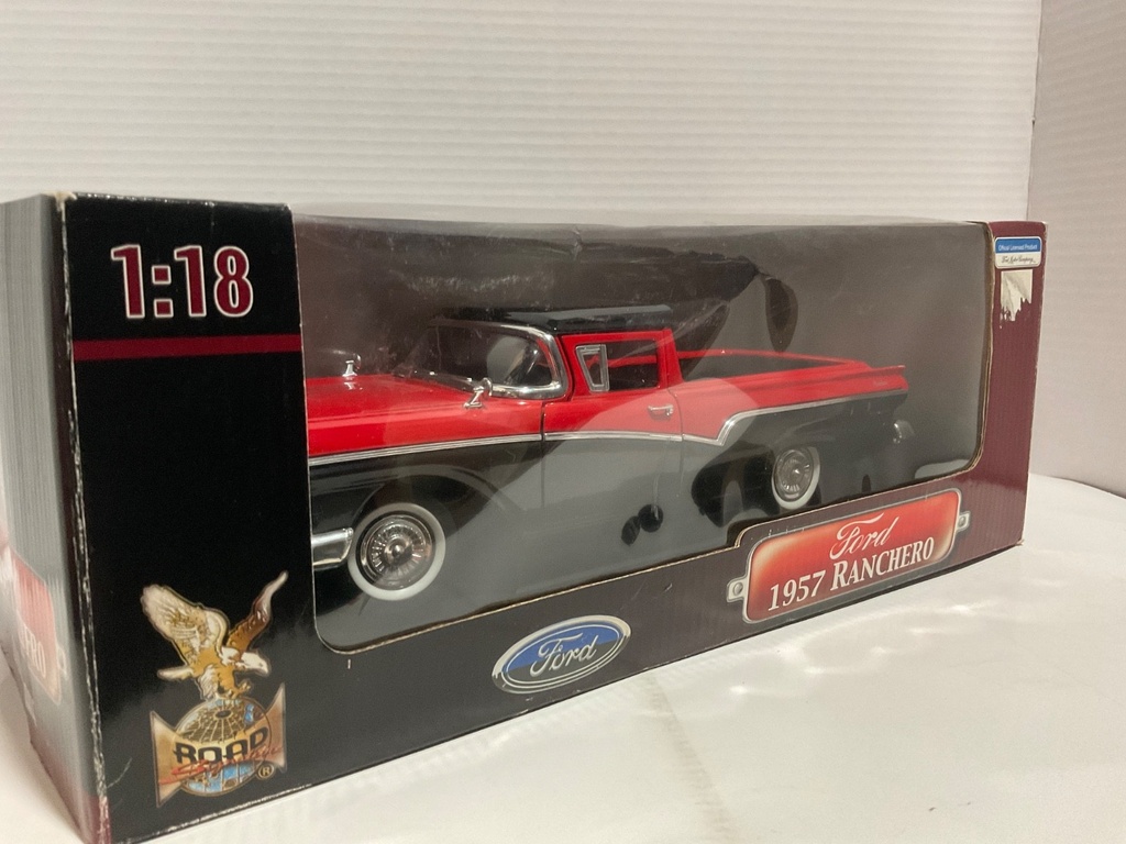 1:18 ROAD SIGNATURE FORD 1957 RANCHERO RED/BLACK ON BLACK image