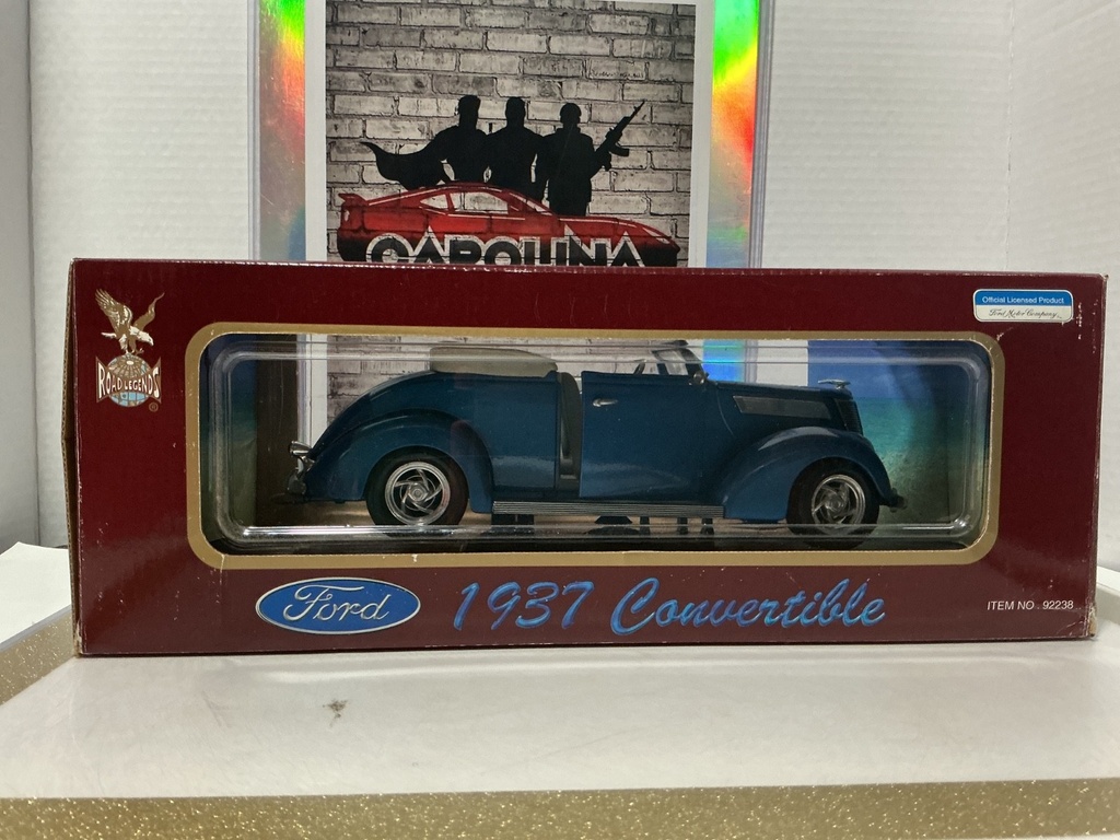 1:18 ROAD LEGENDS FORD 1937 CONVERTIBLE image