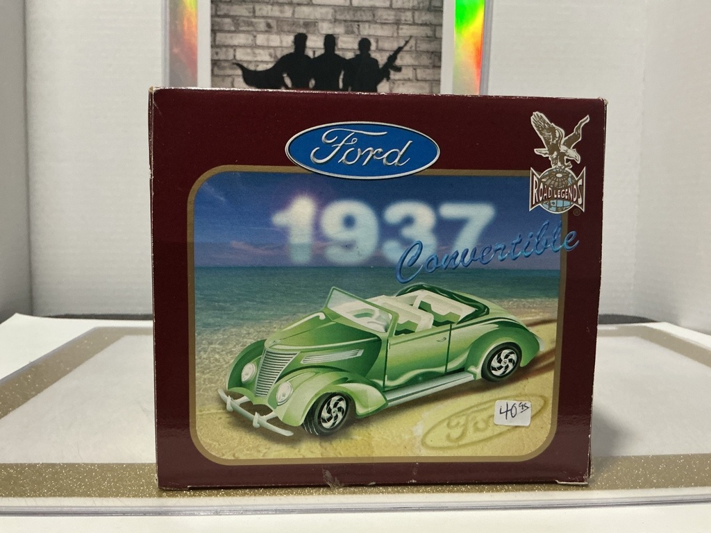 1:18 ROAD LEGENDS FORD 1937 CONVERTIBLE image