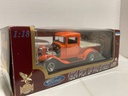 1:18 ROAD LEGENDS FORD 1934 PICK UP PRO STREET ORANGE ON CREAM image