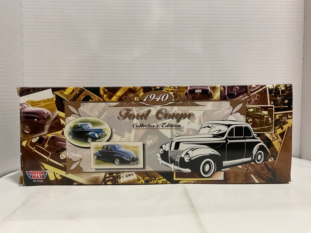 1:18 MOTOR MAX 1940 FORD COUPE WHITE ON CREAM image