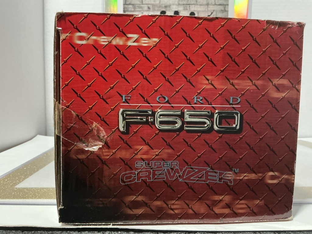 1:24 MOTORMAX FORD F650 SUPER CREWZER RED ON TAN image