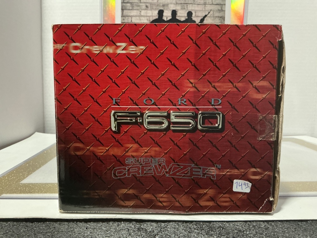 1:24 MOTORMAX FORD F650 SUPER CREWZER RED ON TAN image