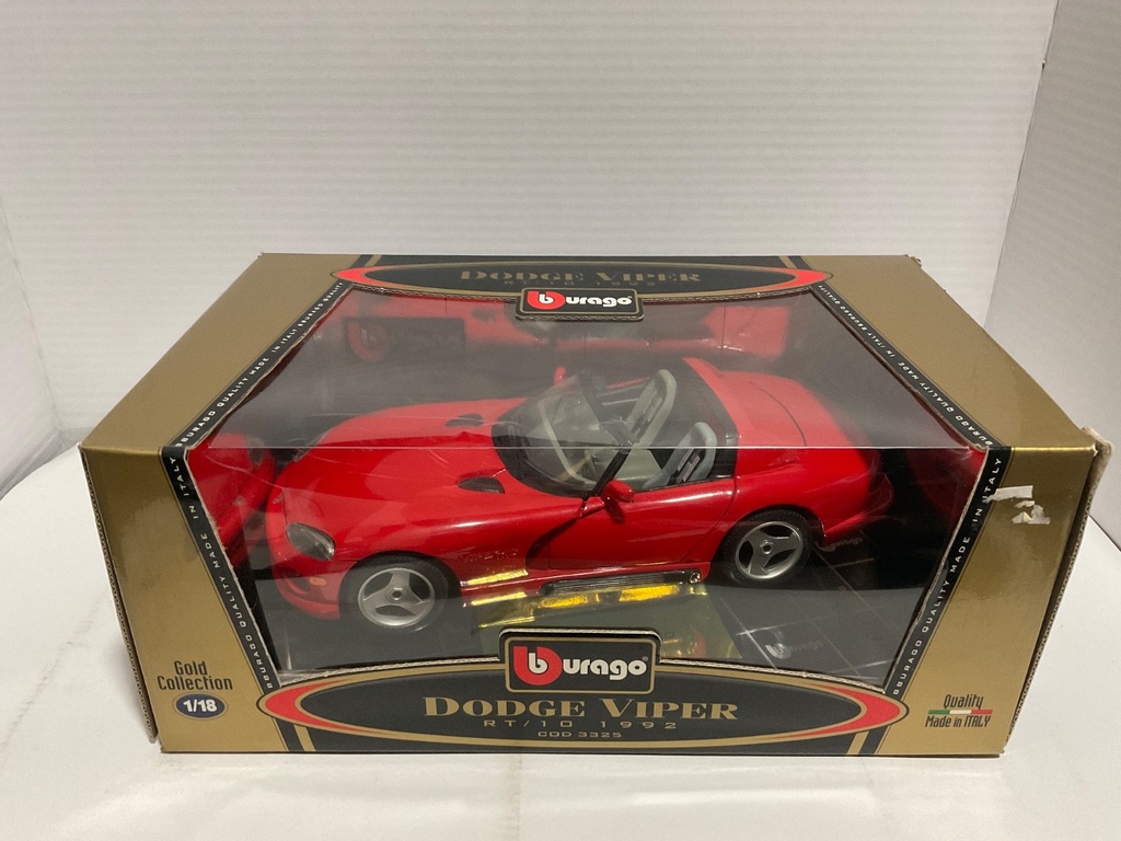 1:18 BURAGO DODGE VIPER RT/10 1992 RED ON GREY image