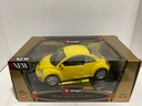 1:18 BURAGO VOLKSWAGEN NEW BEETLE 1998 YELLOW ON GREY image