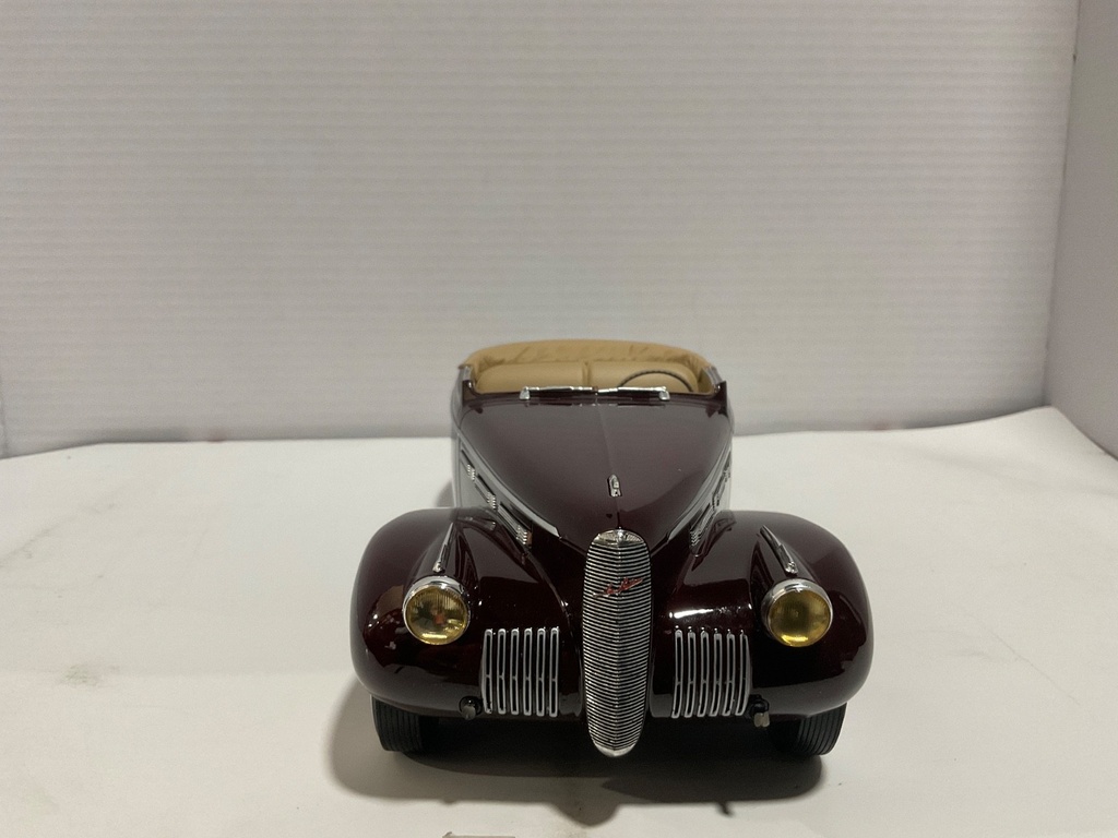 1:18 BEST OF SHOW CONVERTIBLE COUPE 1940 DARK RED ON TAN *BROKEN PIECES image