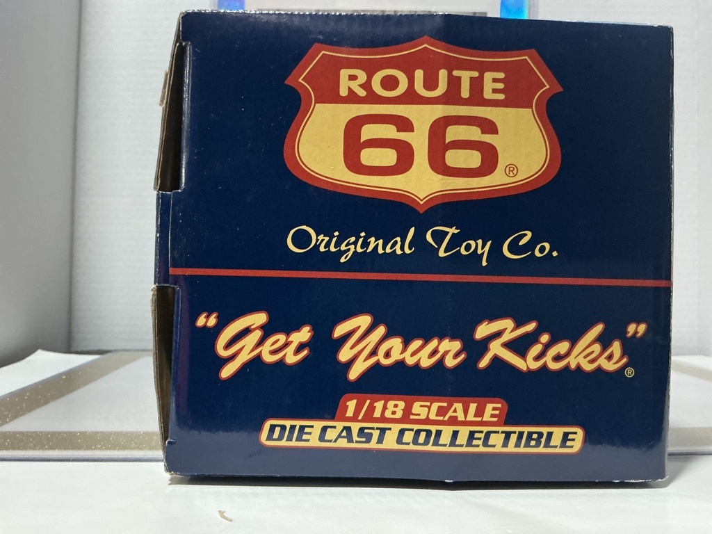 1:18 ROUTE 66 “GET YOUR KICKS” 1956 FORD FAIRLANE BLACK / YELLOW image