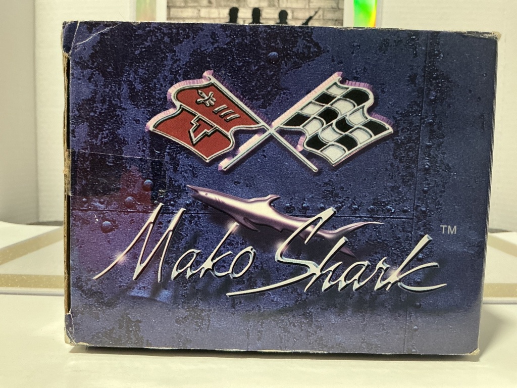 1:18 MOTORMAX GM DESIGN 1964 CORVETTE MAKO SHARK image