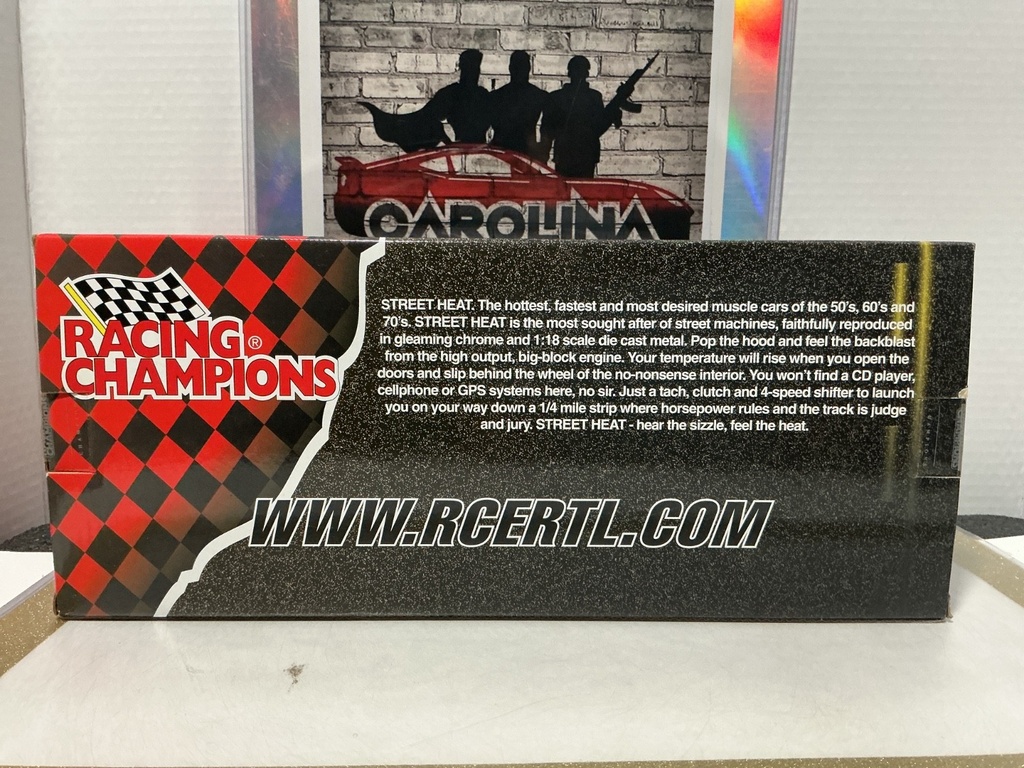 1:18 RACING CHAMPIONS ‘70 CHEVELLE STREET HEAT SERIES image