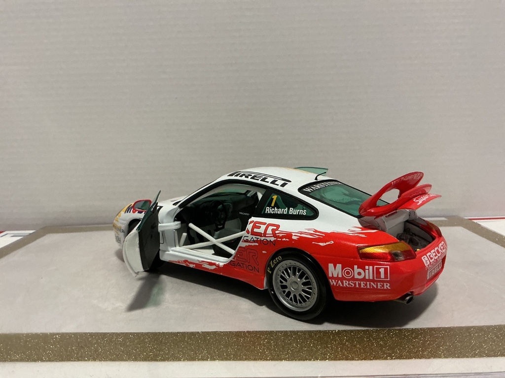 1:18 SUNSTAR PORSCHE 911 GT3 BECKER RICHARD'S BURNS #1 image