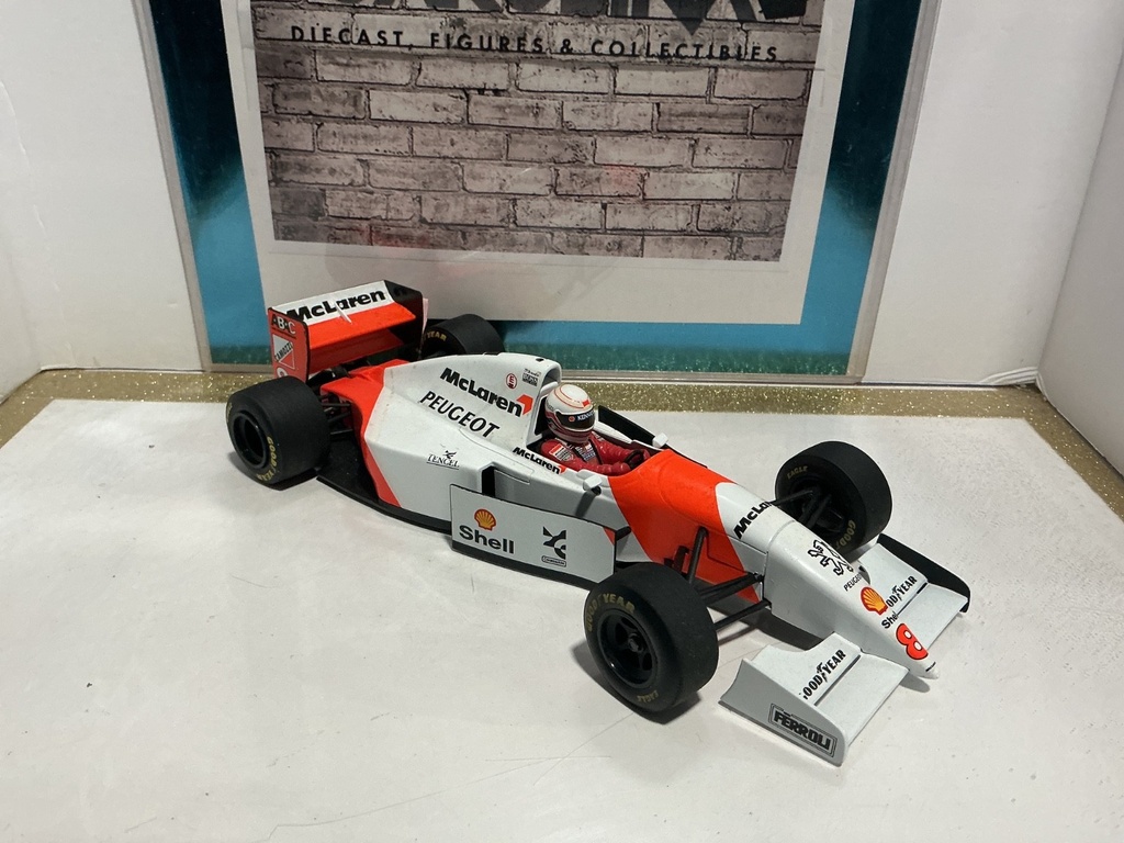 1:18 MINICHAMPS MCLAREN MP4/9 1994 D. COULTHORD R1 image