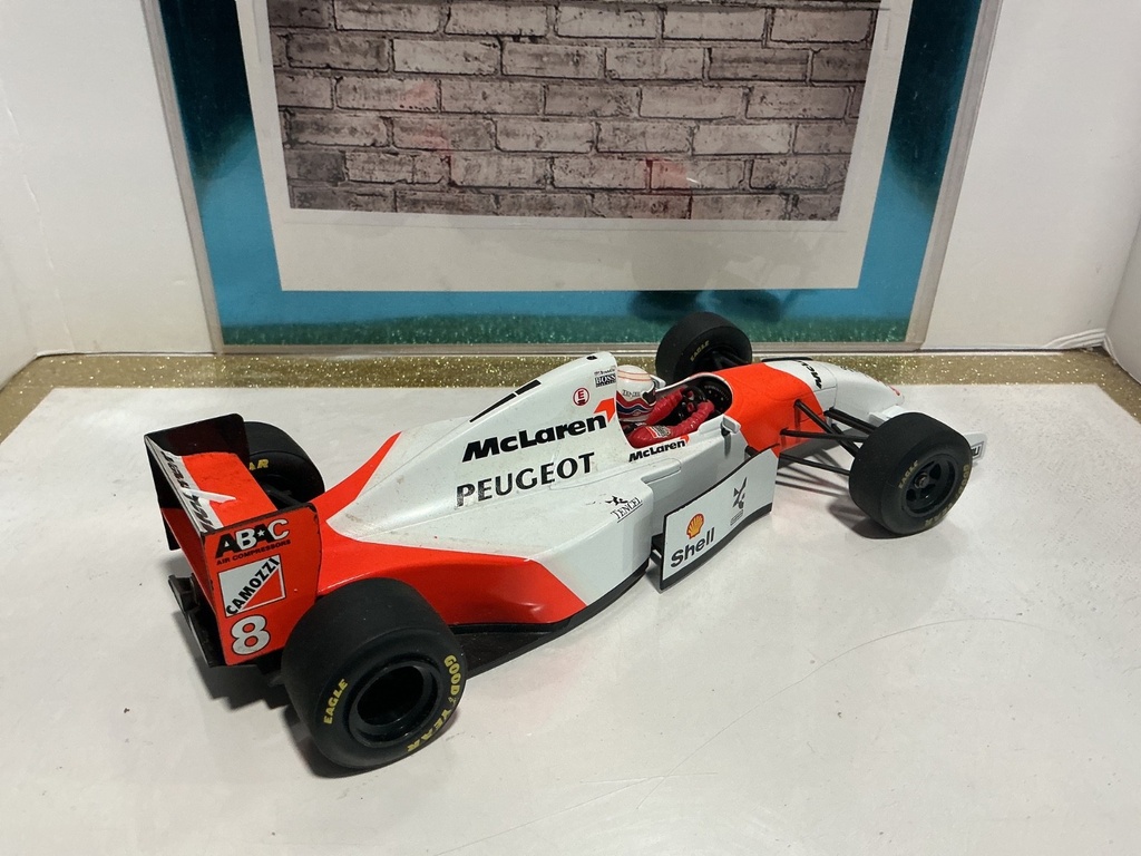 1:18 MINICHAMPS MCLAREN MP4/9 1994 D. COULTHORD R1 image