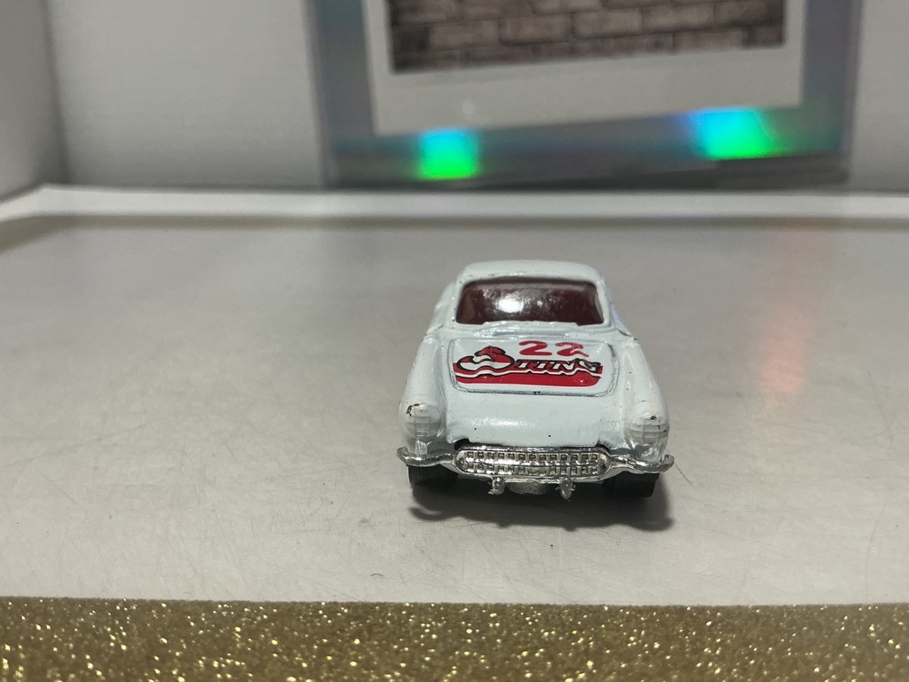 1/64 ROAD CHAMPS - ‘57 CORVETTE HARRISON - STING #22 image
