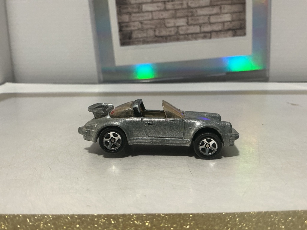 1/64 HOTWHEELS PORSCHE 911 SC TARGA SILVER image