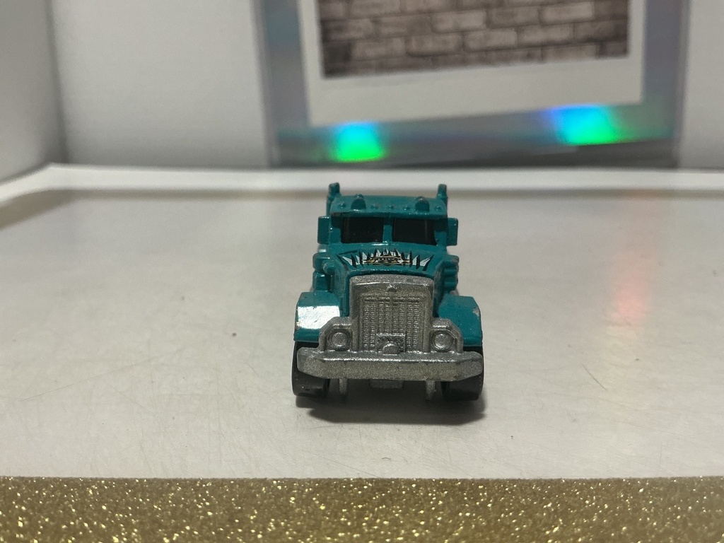 1/64 1979 HOT WHEELS PETERBILT SEMI TRUCK CAB image