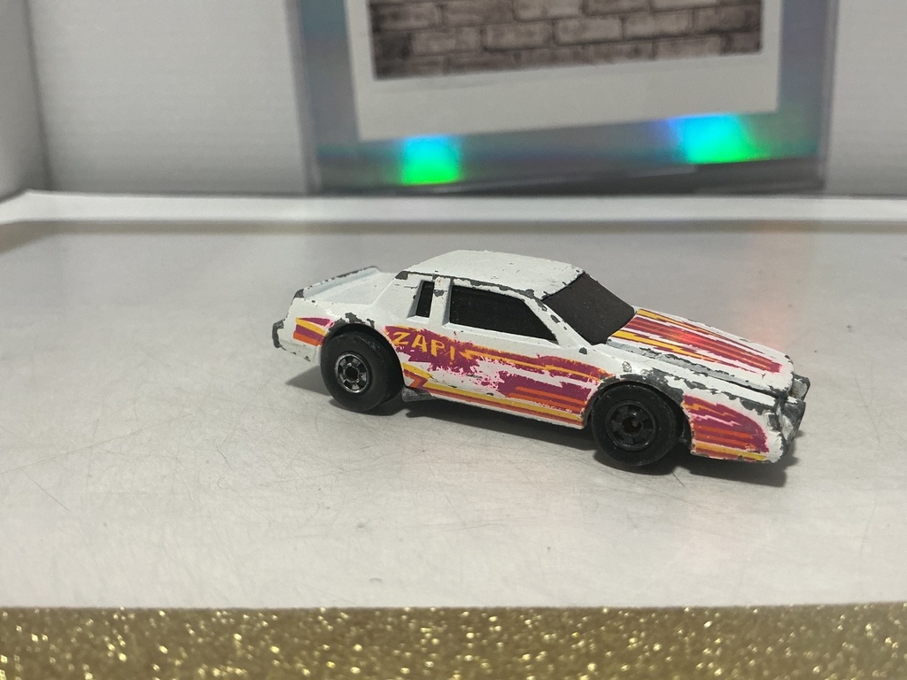 1/64 HOT WHEELS MATTEL 1984 KNOCKER STOCKER BUICK REGAL image