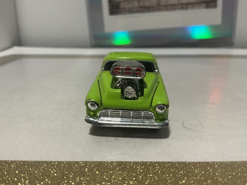 1/64 MUSCLE MACHINES 1955 CHEVROLET CAMEO image